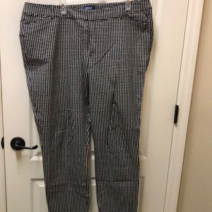 Women’s Old Navy pixie pants